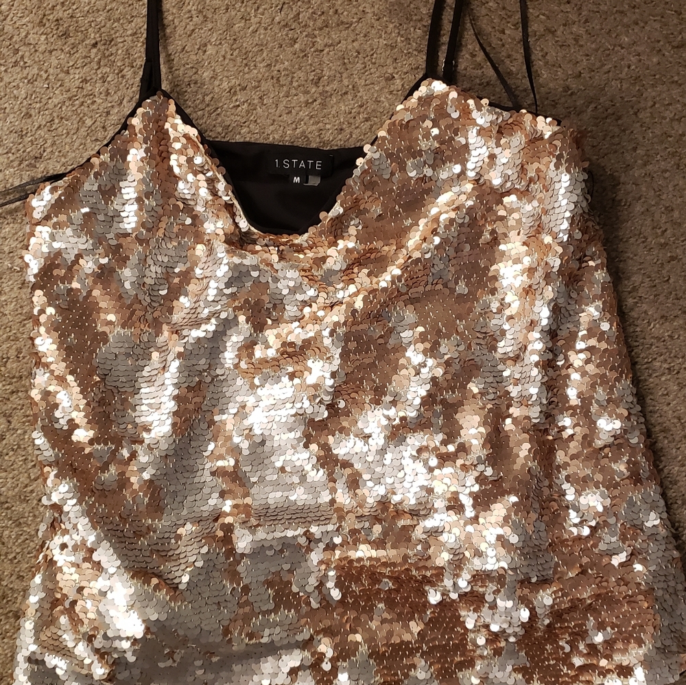 Beautiful sequin top - Picture 3 of 3